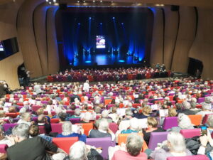 Lire la suite à propos de l’article Journée repas spectacle à Jonzac le 30 octobre